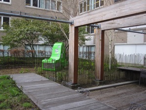 Kippenstal in tuin DLG Utrecht